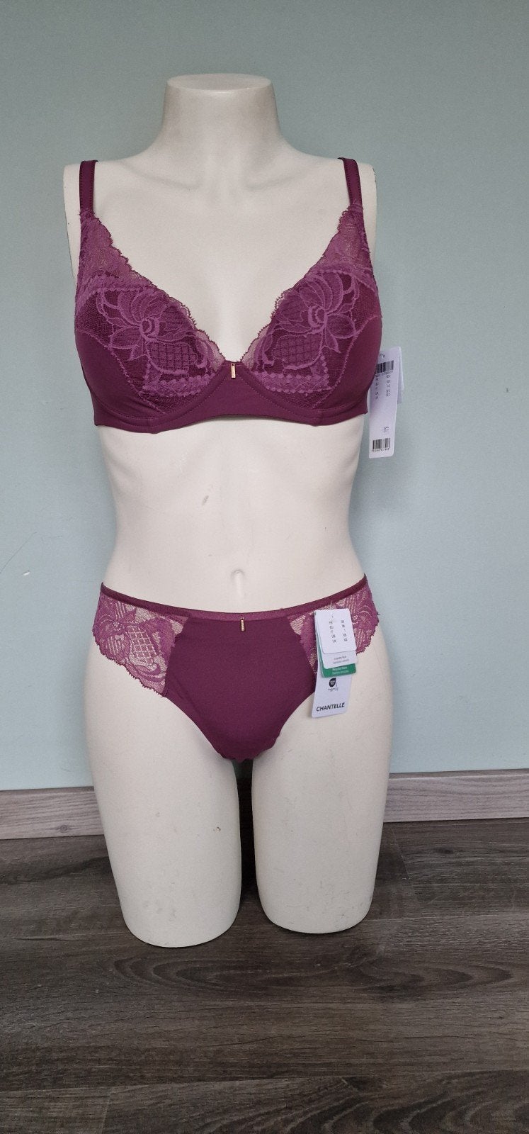 Nieuw setje van chantelle maat 70D/36, Chantelle, Ophalen, Paars, Setje