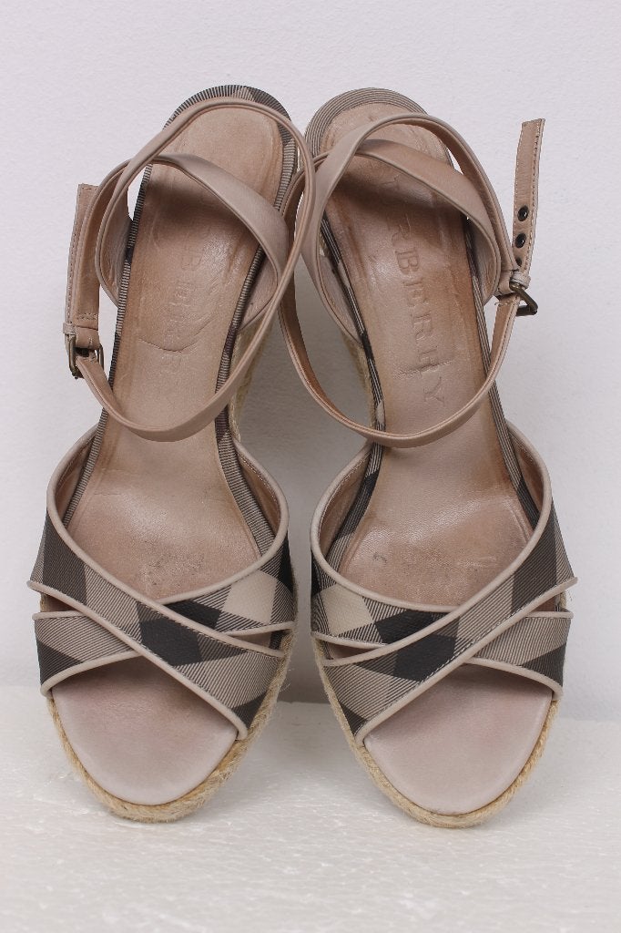 Zomer! Sleehakken van Burberry maat 41, Beige, Zo goed als nieuw, Burberry, Sandalen of Muiltjes