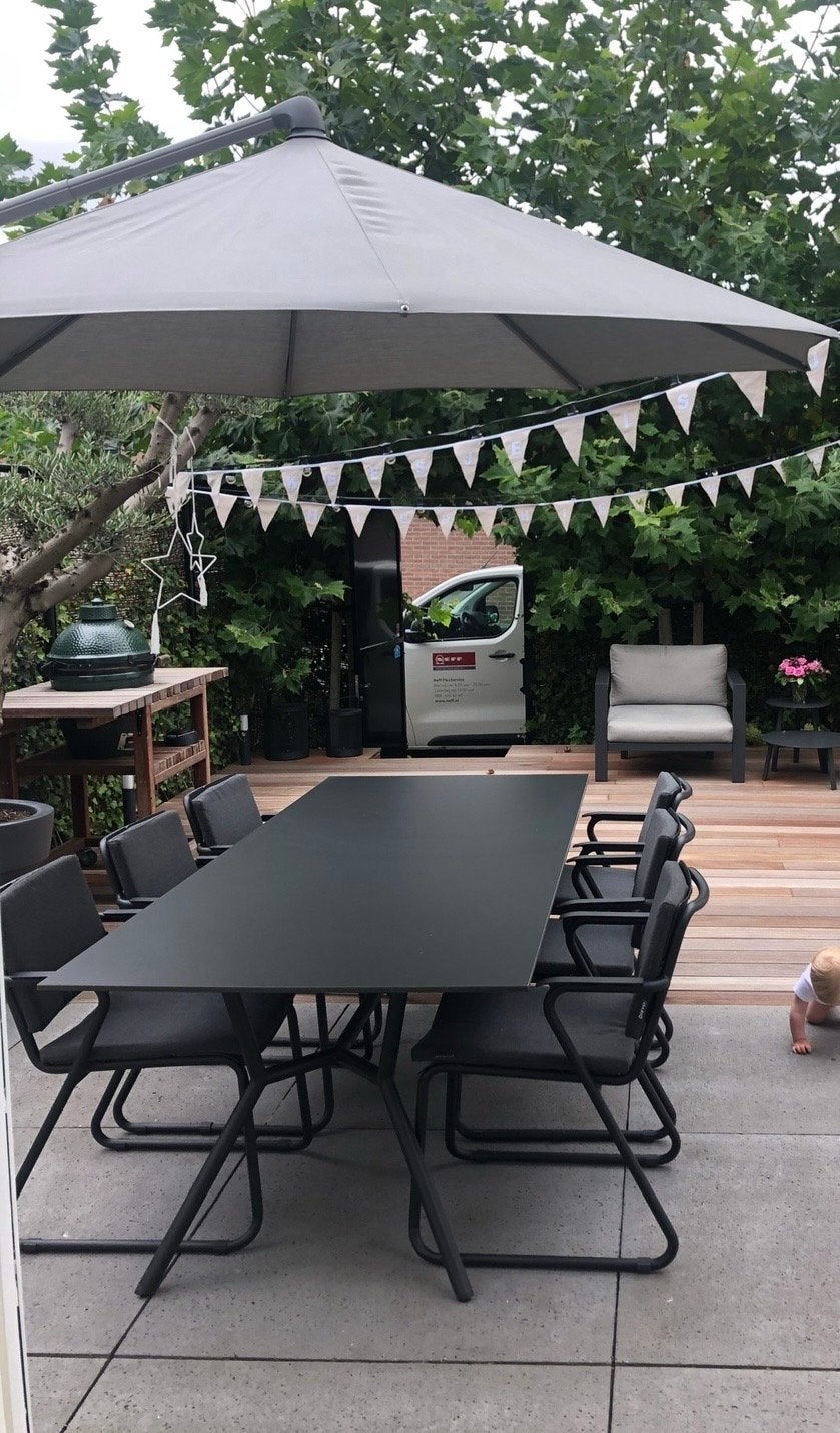 Oasiq Zwarte tuinstoelen (6 stuks) met armleuning, Ophalen, Zo goed als nieuw, Metaal, Stapelbaar
