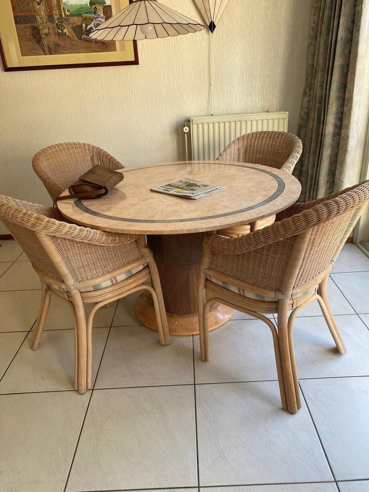 Marmeren tafel met rotan poot (optioneel met stoelen), Huis en Inrichting, Tafels | Eettafels, Ophalen, Gebruikt, Overige materialen