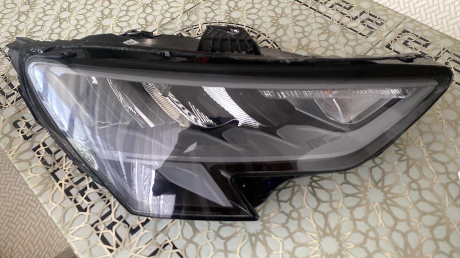 Audi A3 8Y Matrix LED Koplamp Rechts 8Y0941012C, Ophalen of Verzenden, Gebruikt, Audi