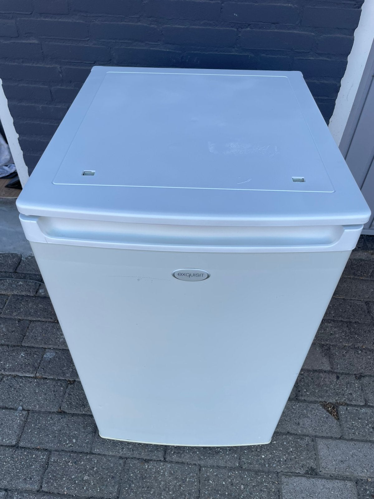 Werkt perfect Exquisit koelkast met vriesvak tafelmodel, Ophalen, Zo goed als nieuw, Minder dan 60 cm, Minder dan 85 cm