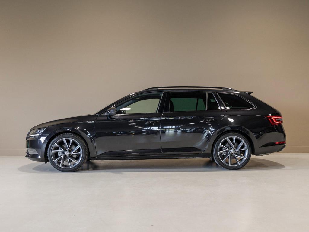 Skoda Superb Combi 1.5 TSI ACT Sportline Business / 150pk /, Auto's, Skoda, 730 kg, 4 cilinders, Alcantara, Zwart