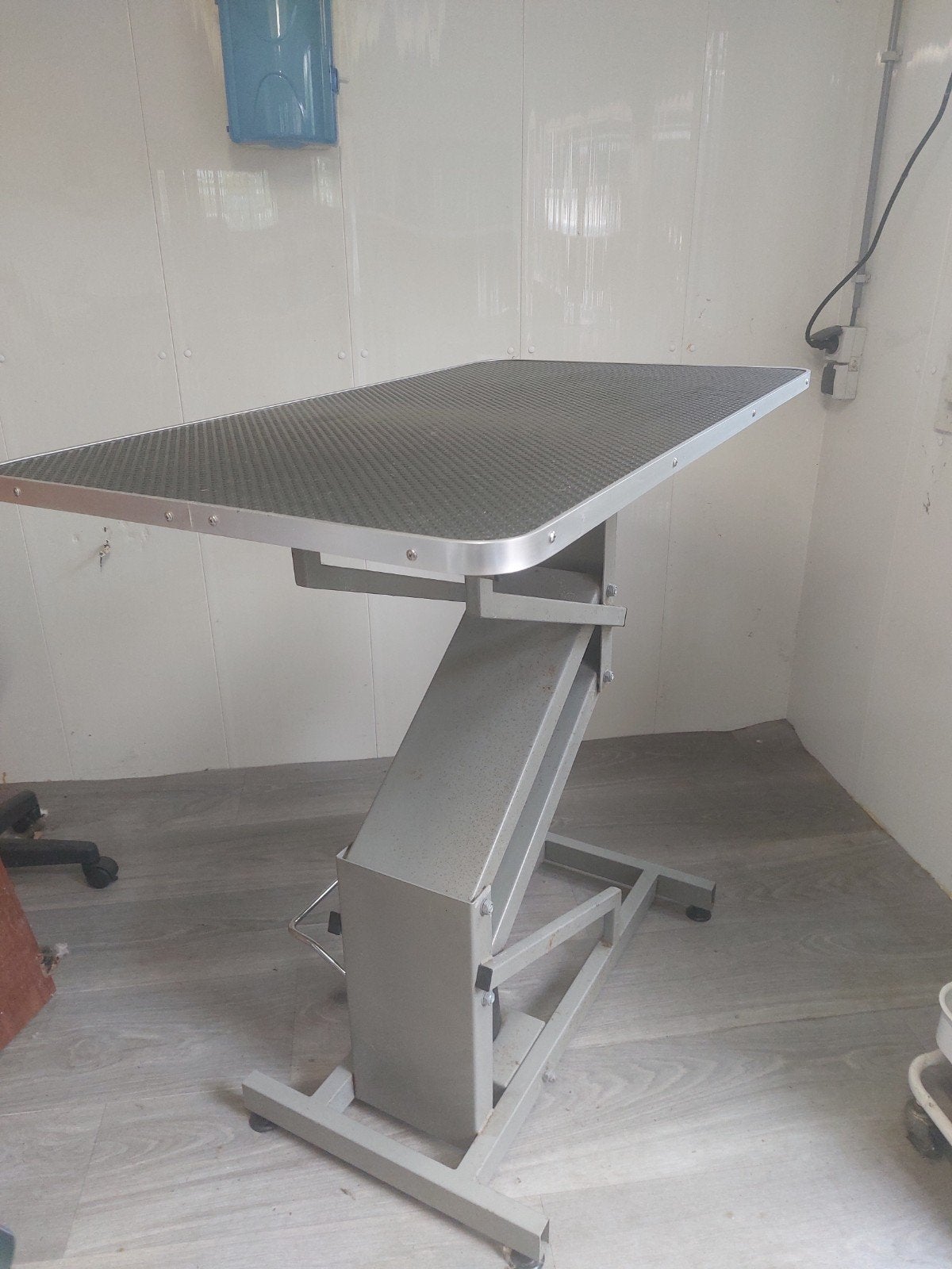 hydraulische trimtafel, Dieren en Toebehoren, Honden-accessoires, Ophalen of Verzenden, Zo goed als nieuw