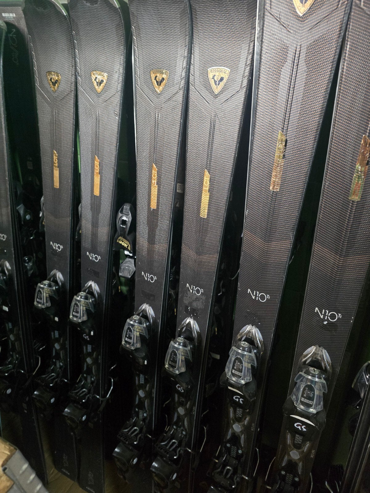 Rossignol NOVA N10 TI GEVORDERDEN DAMES 25/26 NP.699€, Sport en Fitness, Skiën en Langlaufen, Zo goed als nieuw, Ski's, Skiën