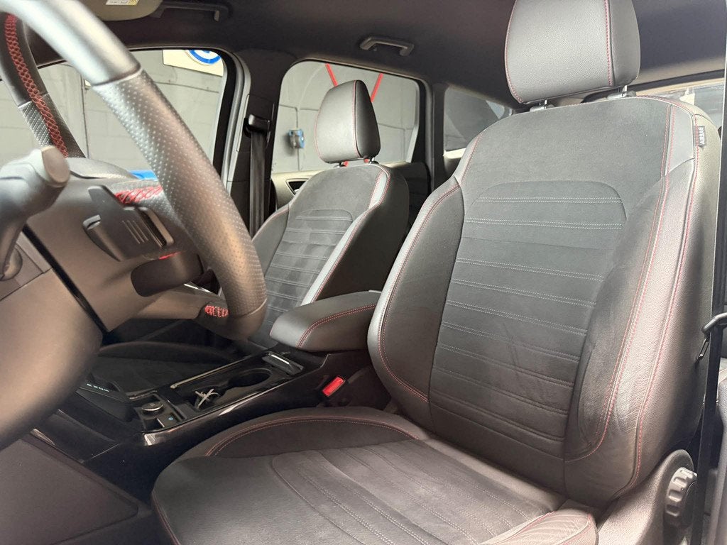 Ford Kuga 1.5 ST-line TREKHAAK-STRVERWARMING, Auto's, Stof, Euro 6, 4 cilinders, 150 pk