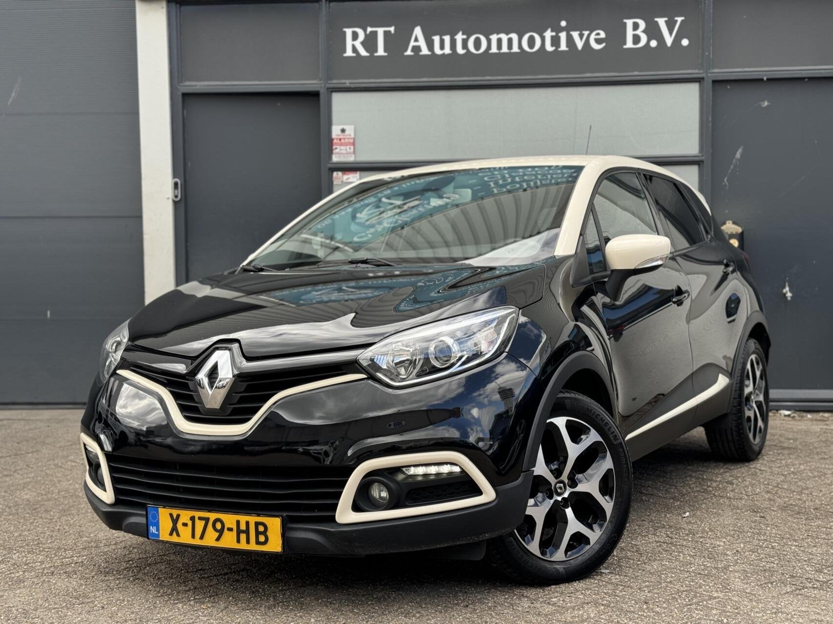 Renault Captur 1.2 TCe Dynamique Navi / Camera Automaat, Auto's, Euro 5, 4 cilinders, Zwart, 19 km/l