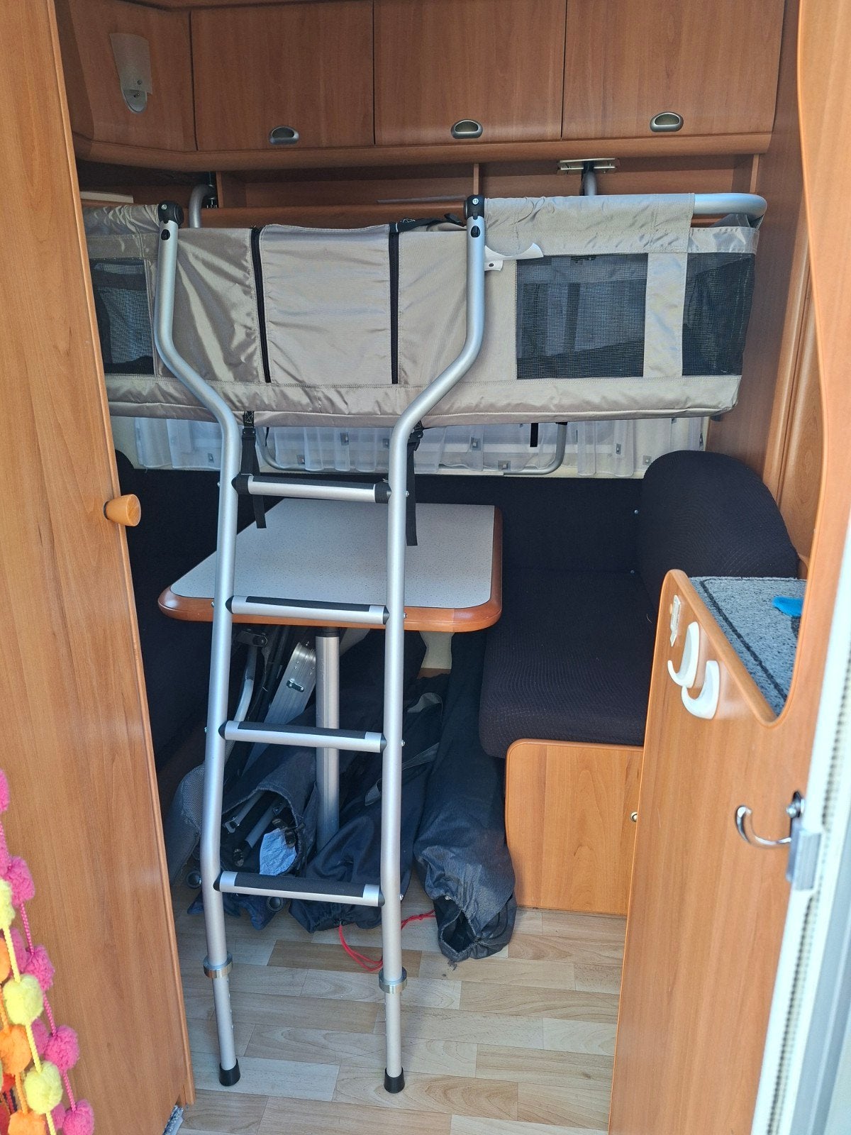 Uwis Caravanbed V2.0 - Extra slaapplek in caravan, Caravans en Kamperen, Ophalen, Zo goed als nieuw