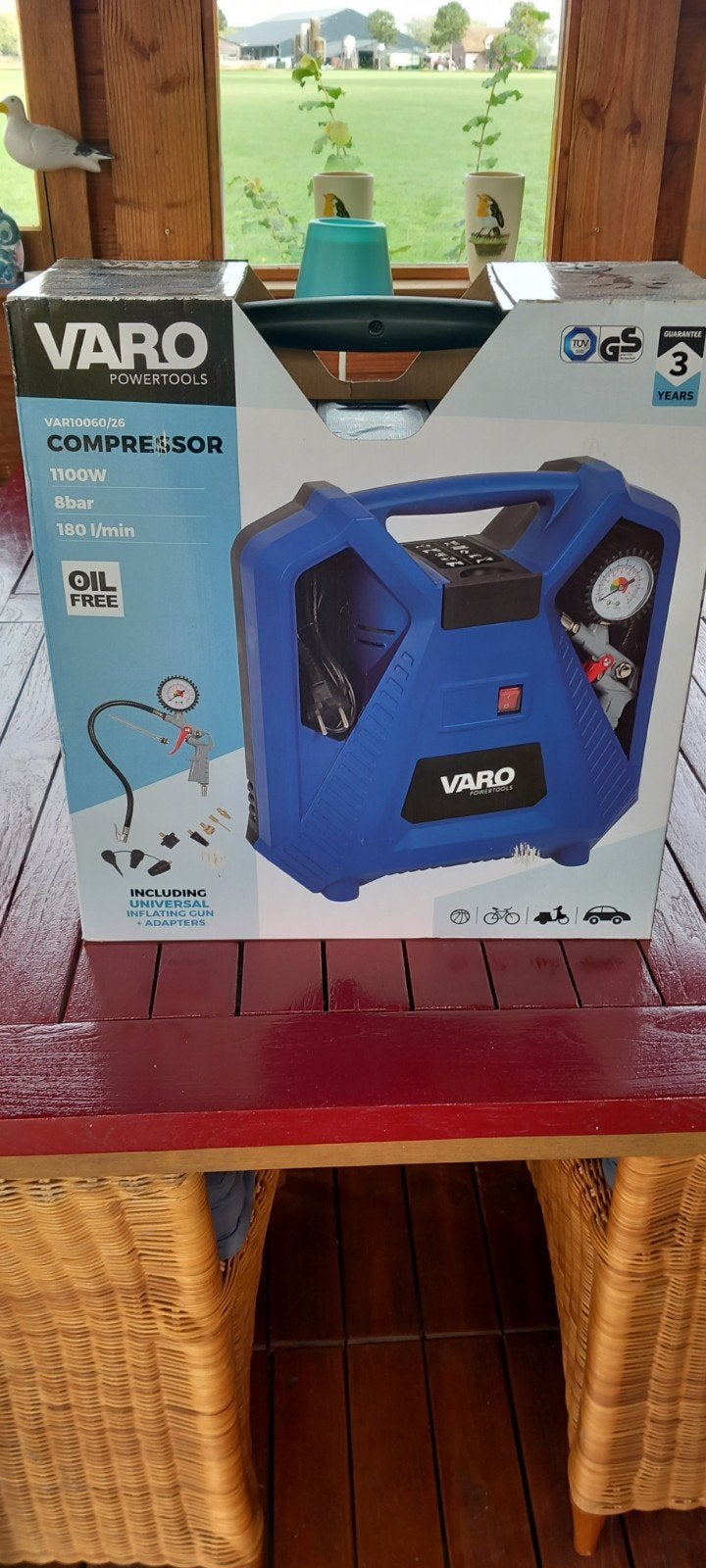 Varo Powertools Compressor 1100W 8bar Olievrij, Ophalen, Nieuw, Minder dan 200 liter/min, Mobiel