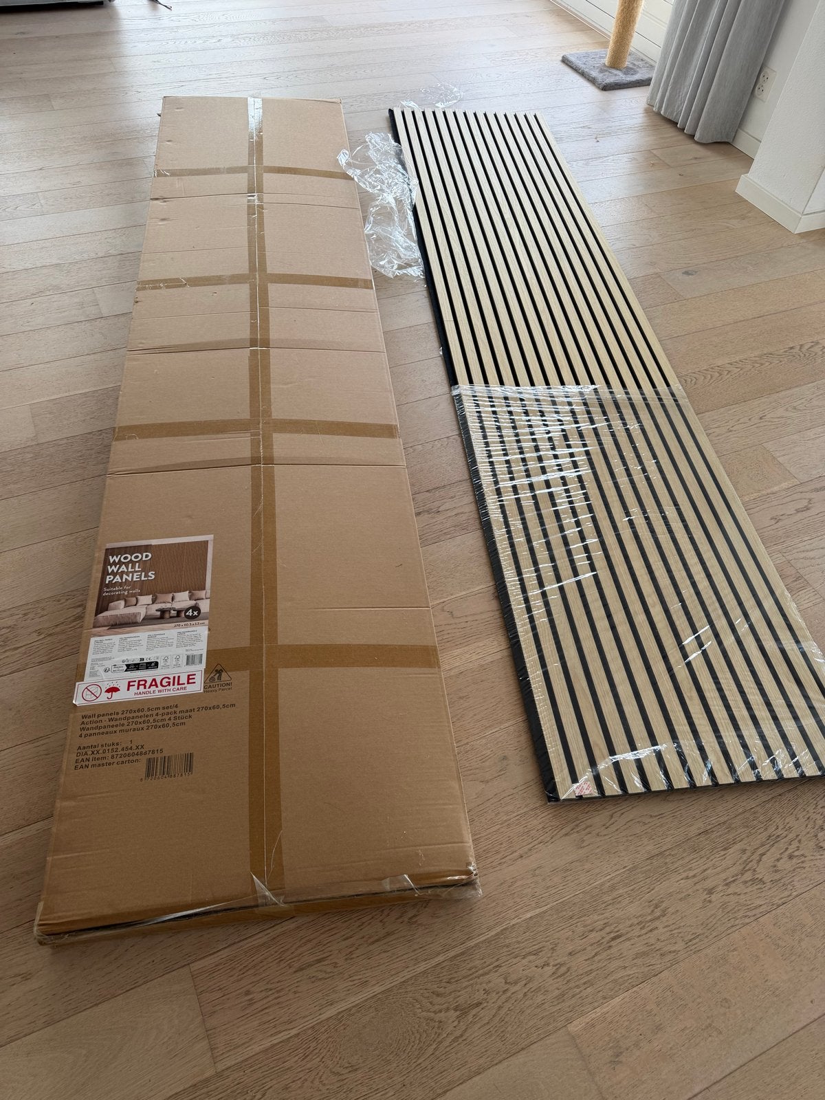 Nieuwe houten wandpanelen incl mont.lijm 4 stuks 270x60,5 cm, Doe-het-zelf en Verbouw, Hout en Planken, Ophalen, Minder dan 25 mm