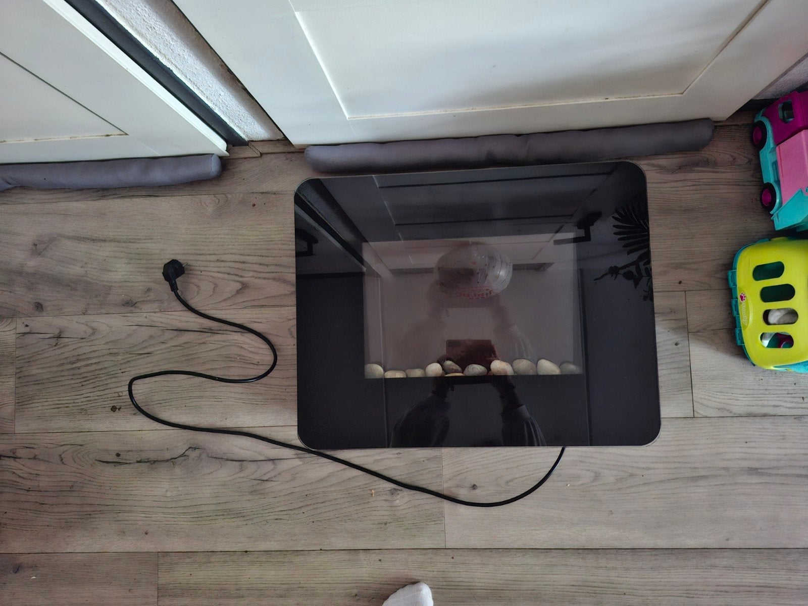 Moderne elektrische haard met sfeervolle kiezels, Ophalen, Gebruikt, Vrijstaande haard, Elektrische haard