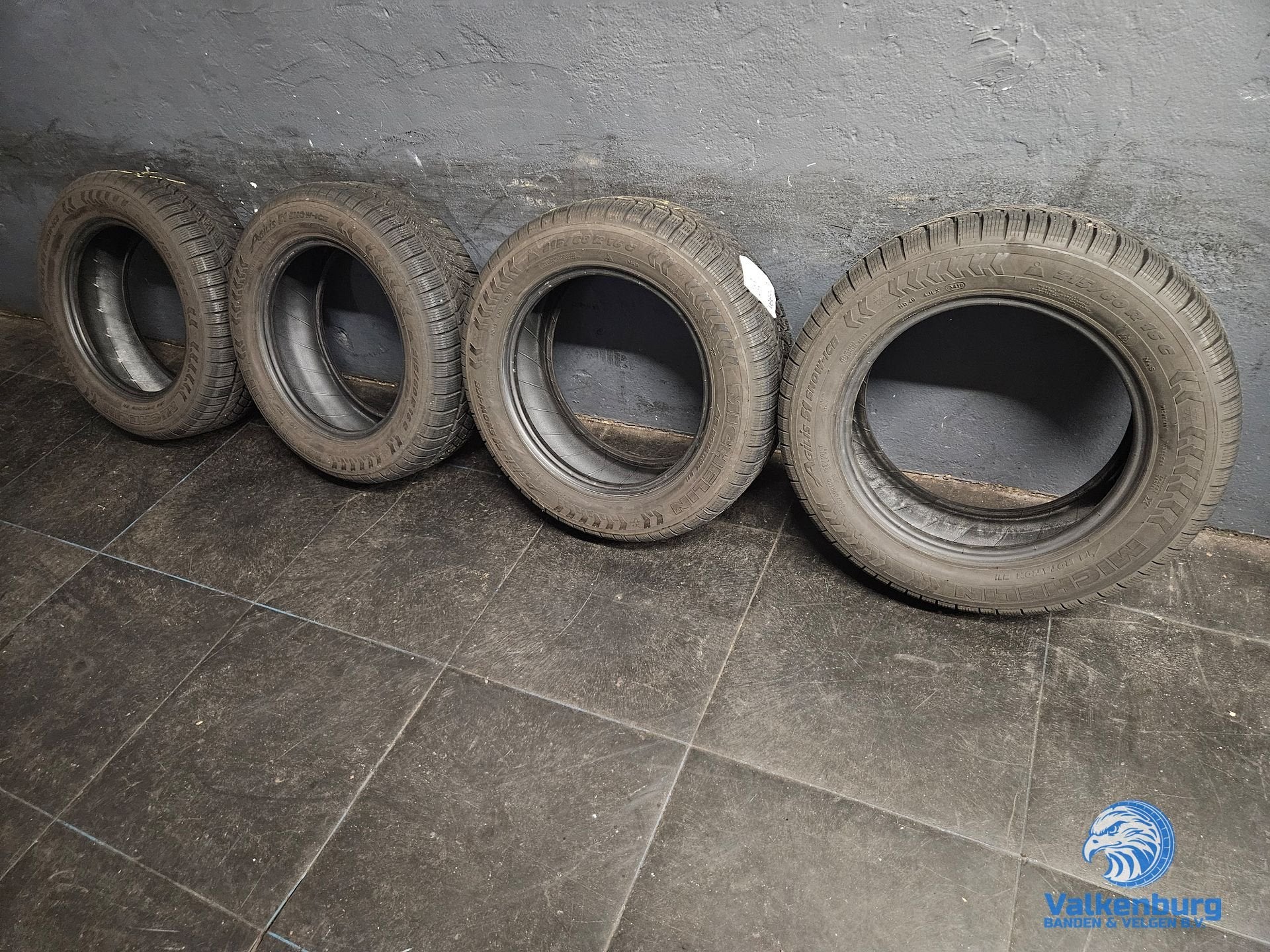 7-8mm! Winterbanden 215/60R16C Michelin Alpin Snow-Ice