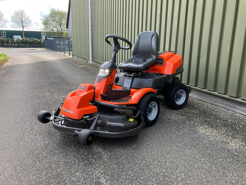 Zeer krachtige 2 cilinder Husqvarna R15V2 mulching zitmaaier, Ophalen, Zo goed als nieuw