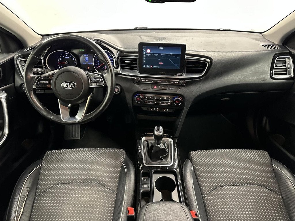 Kia Ceed Sportswagon 1.0 T-GDi DynamicLine CAMERA TREKHAAK N, Voorwielaandrijving, Gebruikt, Met garantie (alle), Leder en Stof