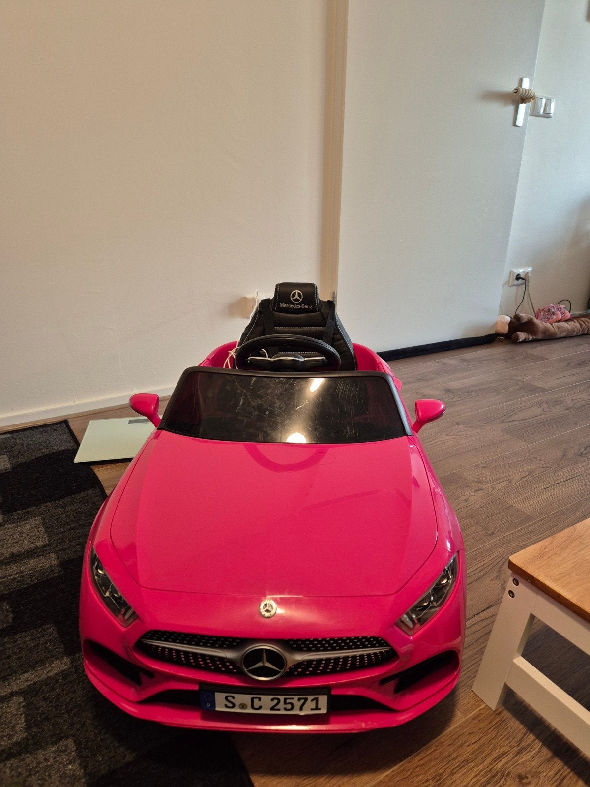 Roze kinderauto, Gebruikt
