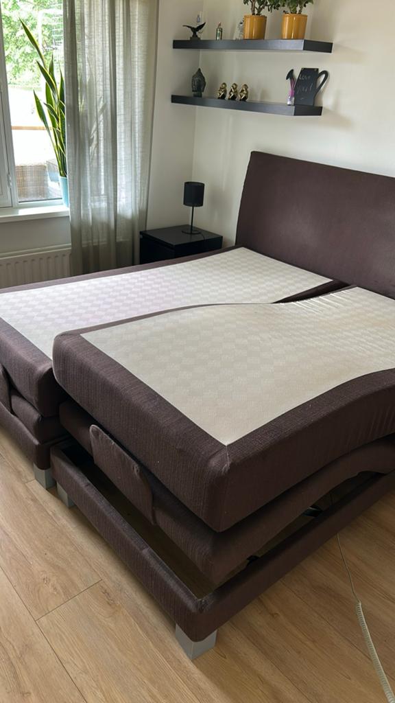 Gratis Comfortabele verstelbare boxspring 180x200 cm, Ophalen, Gebruikt, Bruin, Tweepersoons