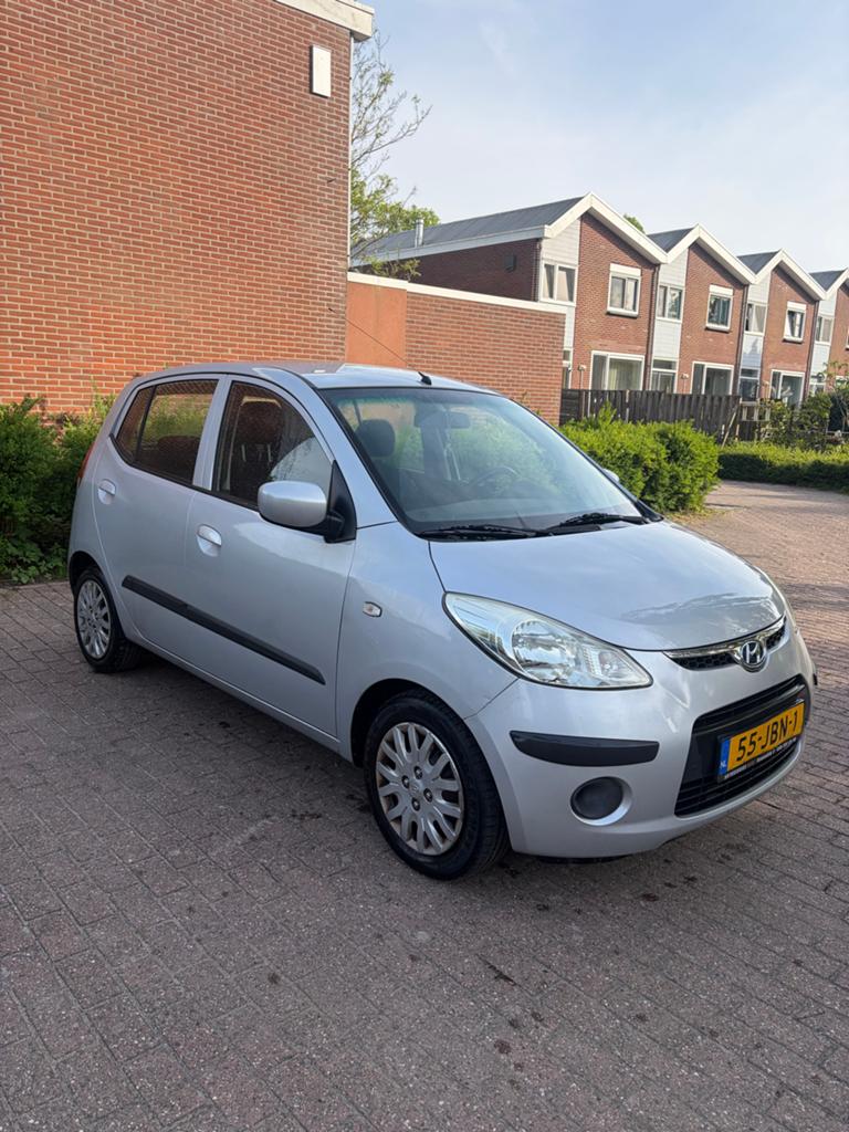 Hyundai i10, Auto's, Hyundai, Particulier, i10, Benzine, B, Hatchback, Handgeschakeld, Origineel Nederlands, Zilver of Grijs, Voorwielaandrijving