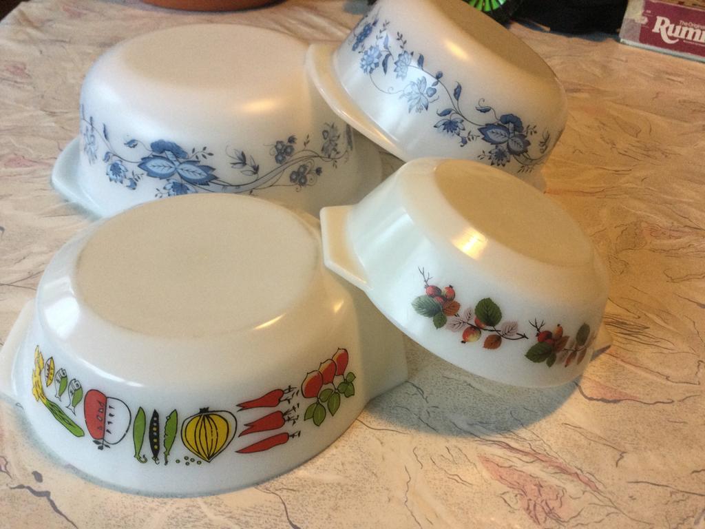 4 x vintage Acropal serveer schalen. In perfect staat, Ophalen of Verzenden, Overige stijlen, Glas, Schaal of Schalen