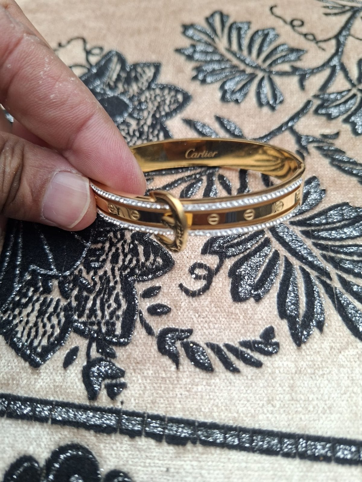 Gouden armband met strass en Cartier-stijl details, Overige materialen, Nieuw, Ophalen of Verzenden, Goud