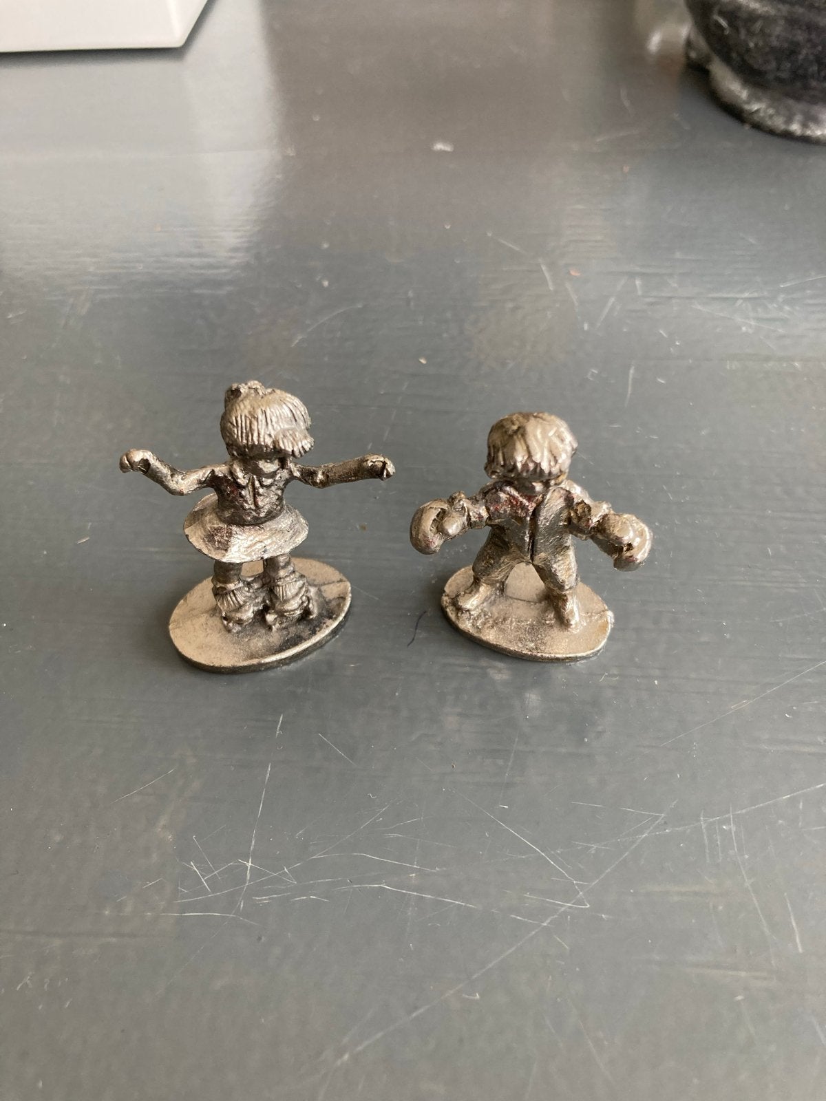 Set van 2 metalen beeldjes: danseres en bokser, Verzamelen, Ophalen of Verzenden, Gebruikt