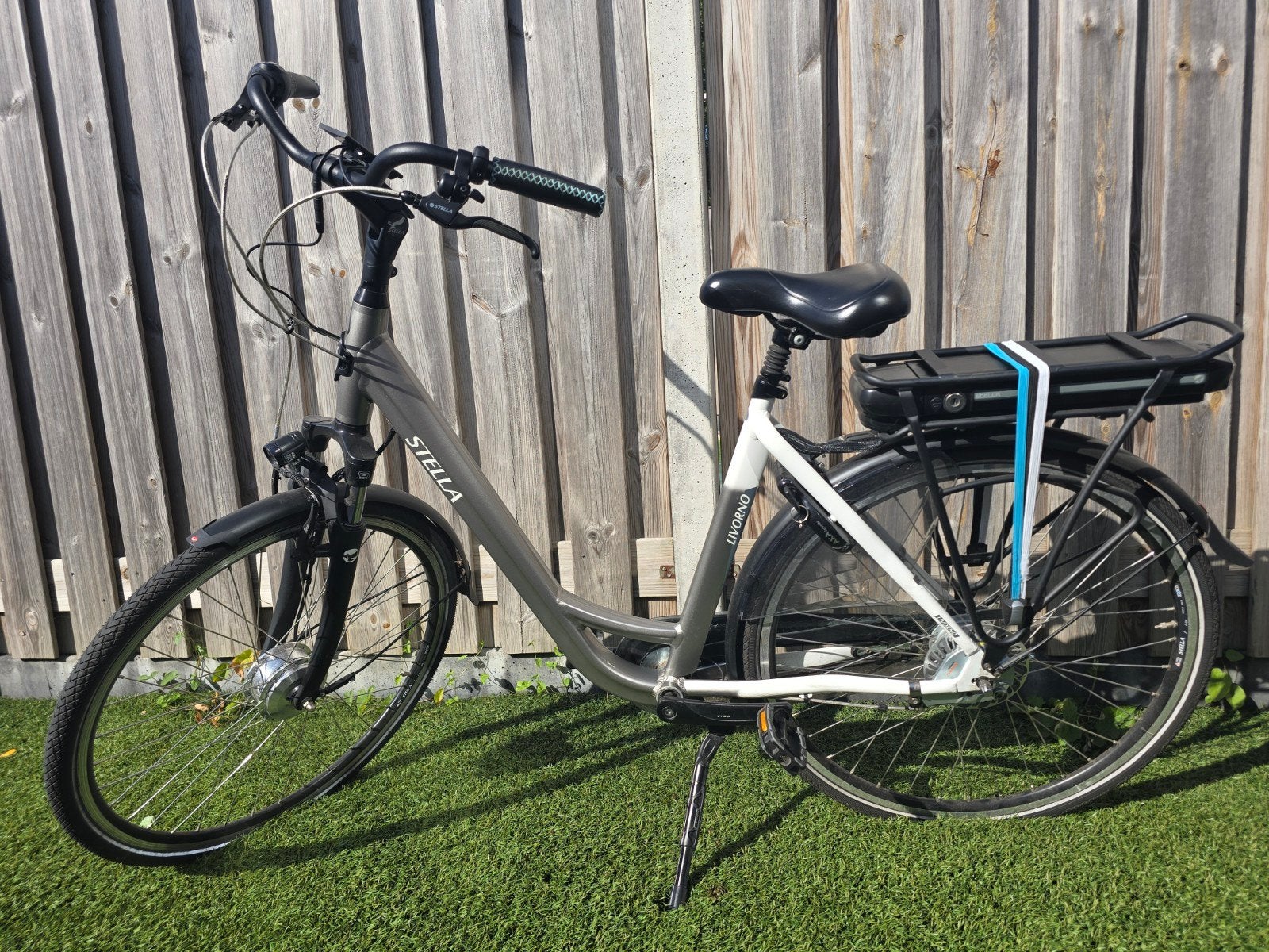 Stella Livorno GreyWhite FDST Super 997KM 522Wh Nieuwstaat!, 51 tot 55 cm, Ophalen, Zo goed als nieuw, Overige merken