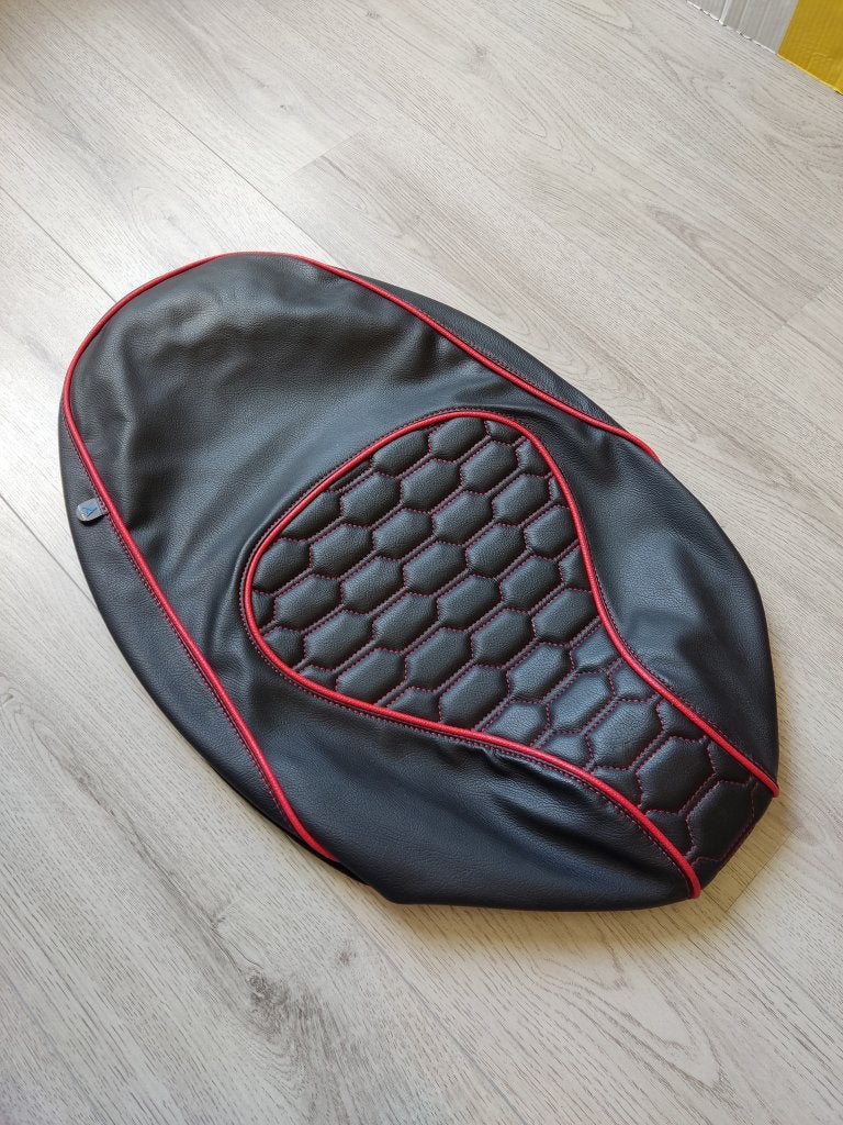 UITVERKOOP! Zadelhoes buddydek Vespa Sprint Primavera rood, Info@jynkx.com, Nieuw, Ophalen of Verzenden, Piazza 99