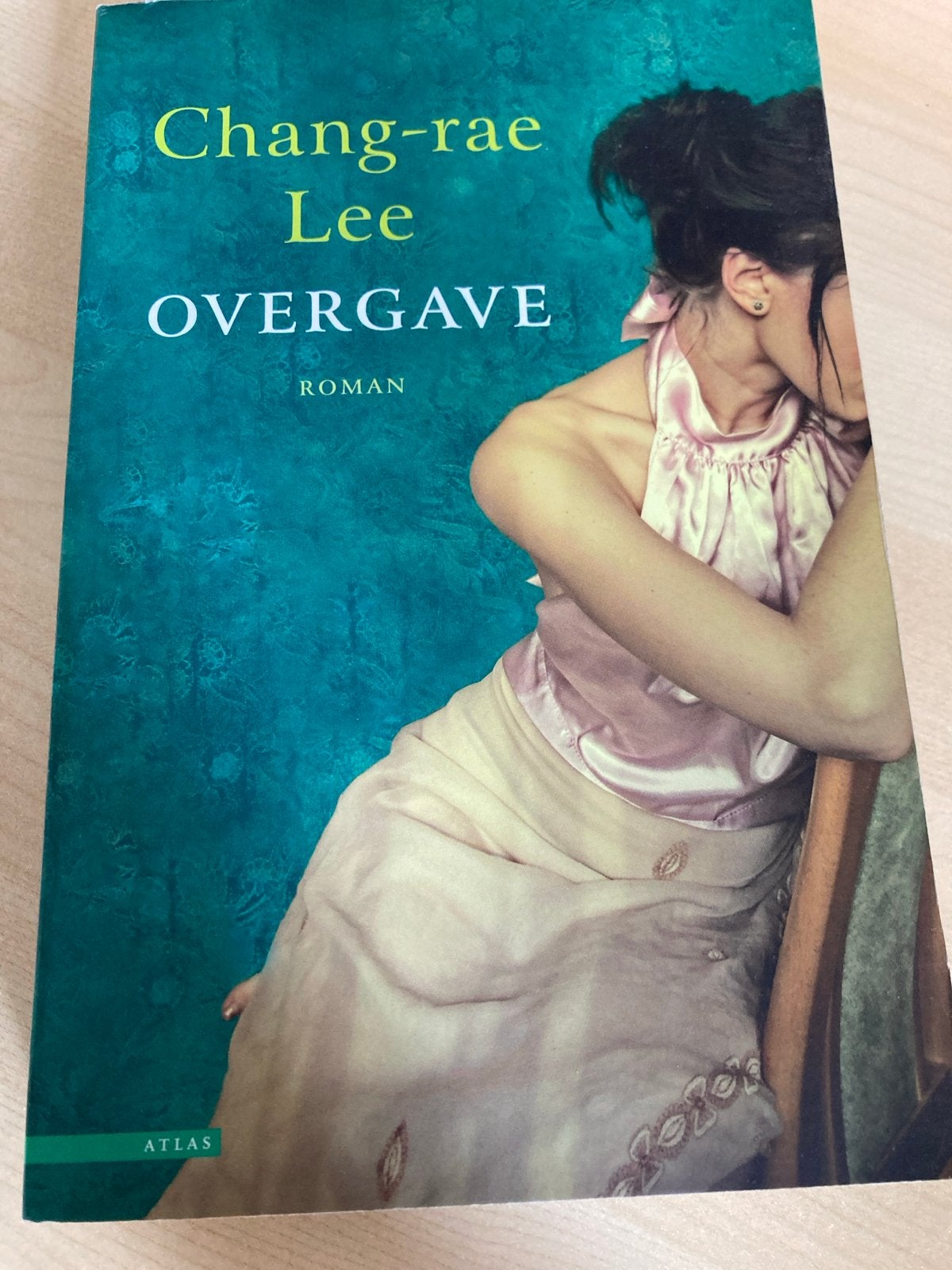 Overgave - Chang-rae Lee (Roman), Boeken, Ophalen of Verzenden, Zo goed als nieuw, Amerika