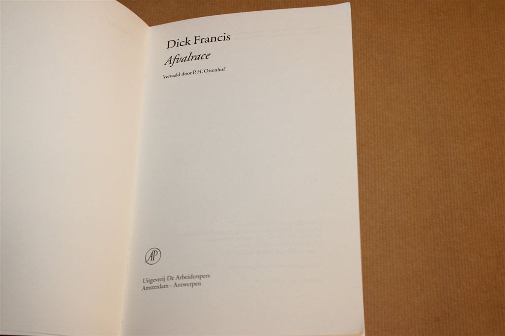 Afvalrace — Dick Francis, Paardenrace Thriller 1995, Boeken, Thrillers, Ophalen of Verzenden, Gelezen