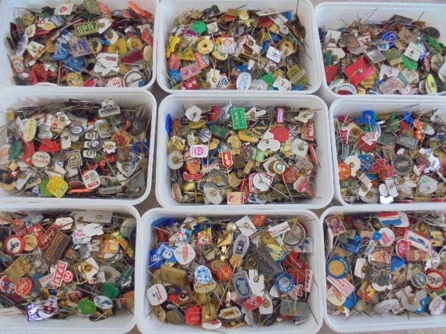Speldjes collectie van 4850 stuks, Verzenden