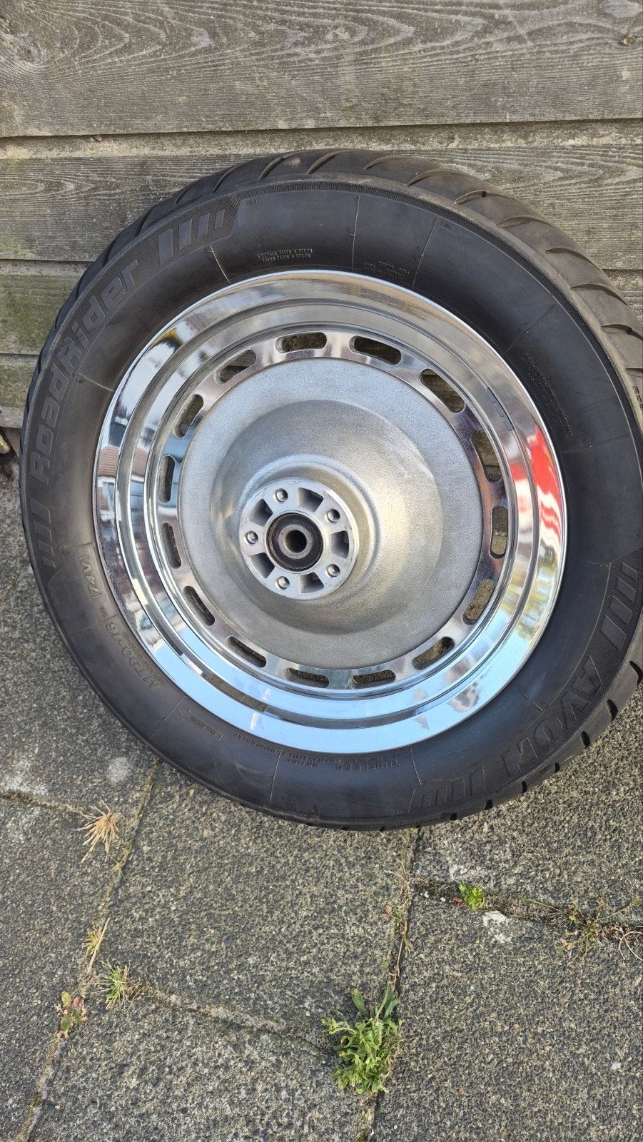 Harley Davidson achterwiel met Avon Roadrider MKII band, Motoren, Ophalen, Gebruikt
