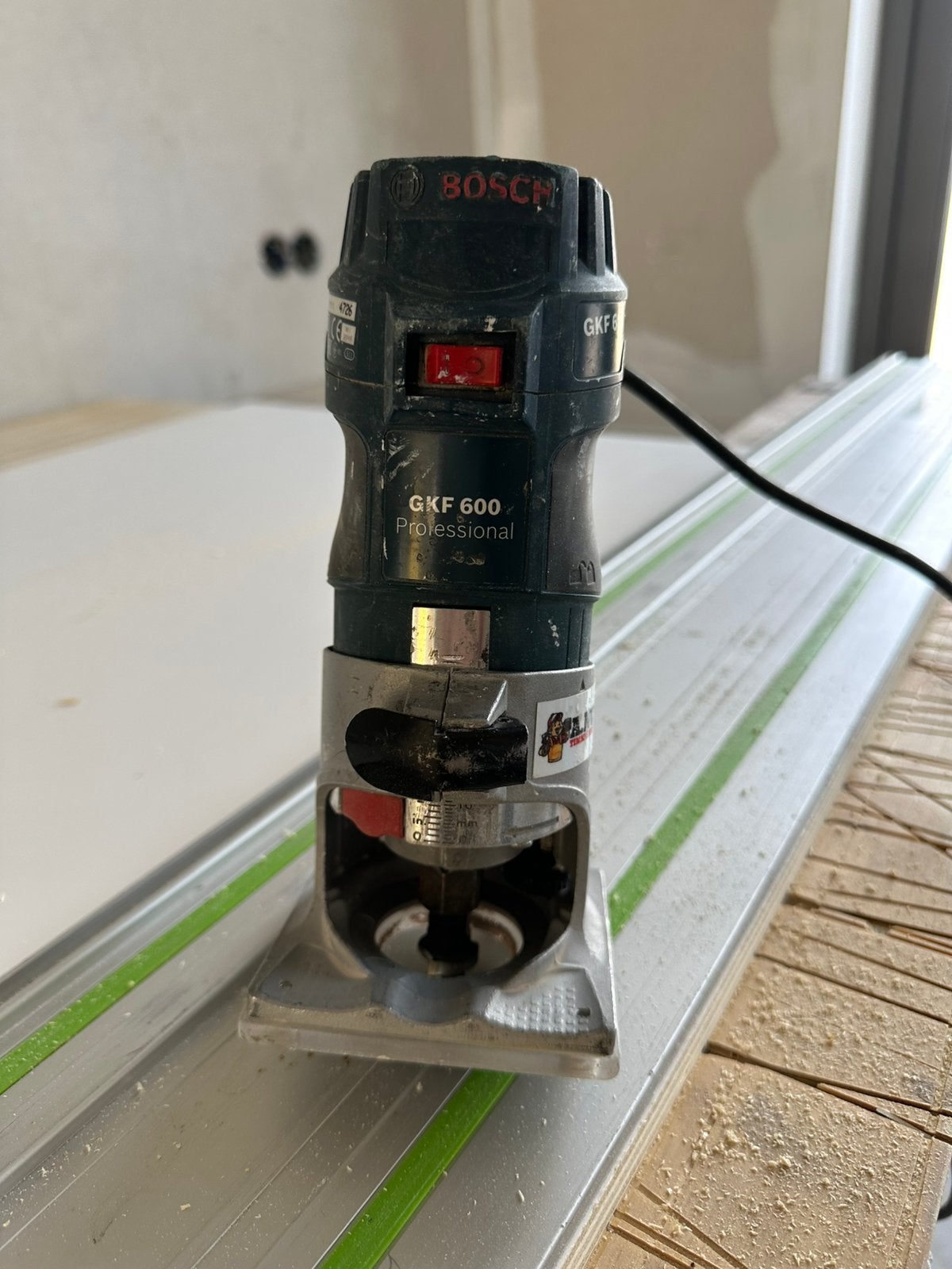Bosch GKF 600 Professional Kantenfrees, Ophalen