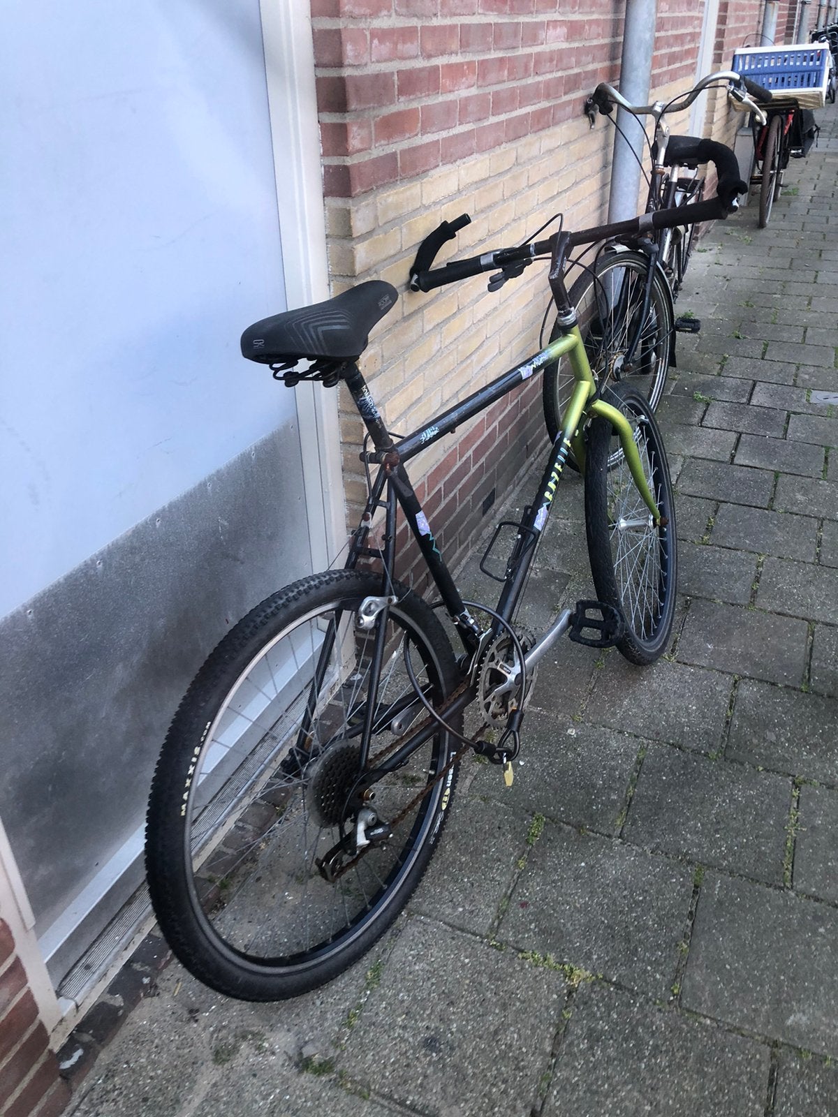 Opknapper fiets: achteras moet aangedraaid, Fietsen en Brommers, Minder dan 10 versnellingen, Gebruikt, 26 inch, Velgrem