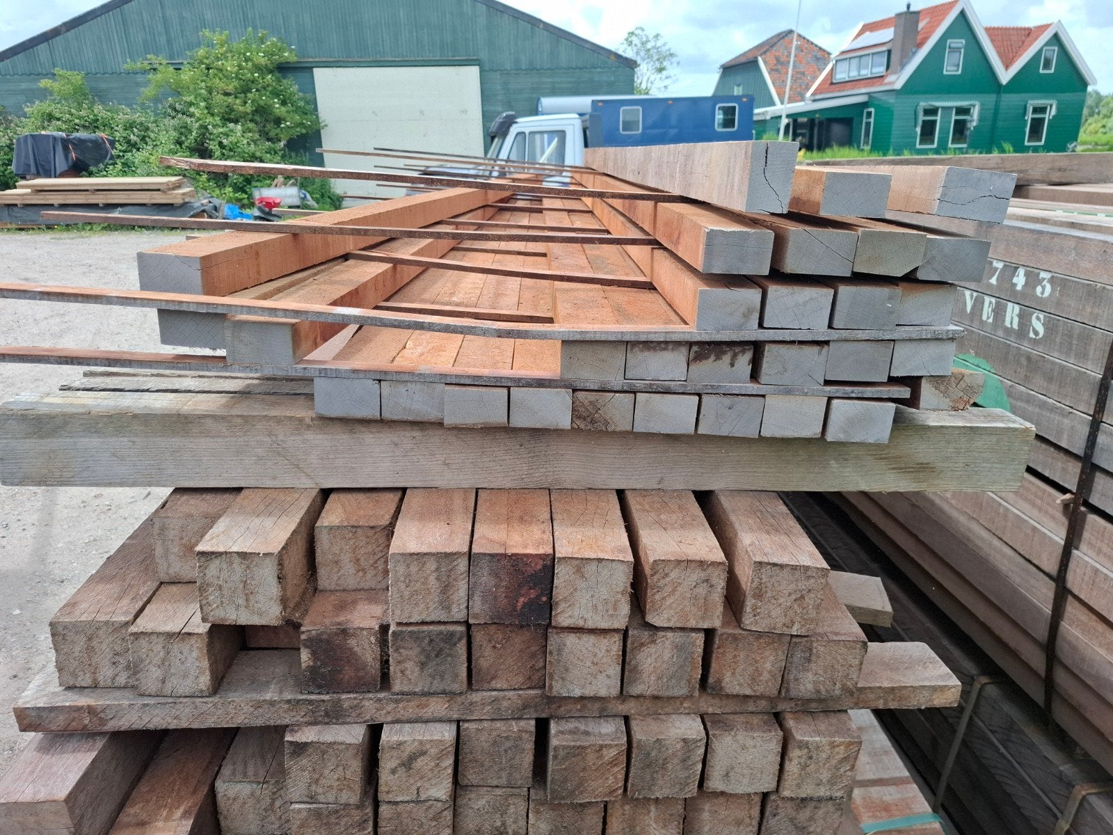 Partij 30 st hardhout palen balken 310 cm bezorgen mogelijk, Tuin en Terras, Ophalen, Nieuw, Hardhout, 250 cm of meer