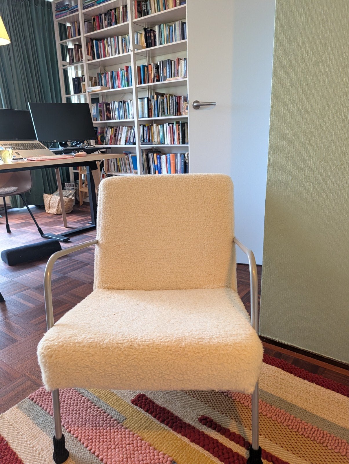 Ikea stoel met teddy stof, Huis en Inrichting, Stoelen, Ophalen, Modern, Comfortabel, Gebruikt, Overige kleuren