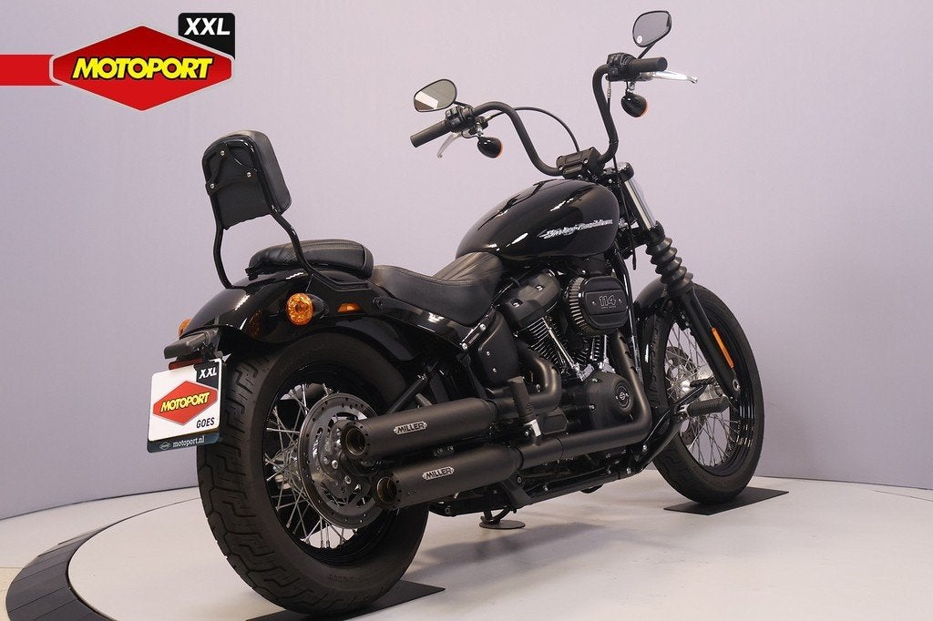 Harley-Davidson STREET BOB 114 (bj 2021), H-DCUSTOMERSERVICE@Harley-Davidson.com, Harley-Davidson Benelux, Overig, Laan van Vredenoord 33
2289 DA  Rijswijk ZH, NL