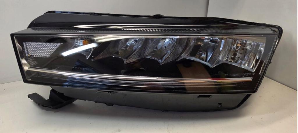 Skoda Octavia MK4 4  Full LED koplamp links 5E4941015, Auto-onderdelen, Verlichting, Niet ingevuld, Gebruikt, Niet ingevuld, Ophalen of Verzenden