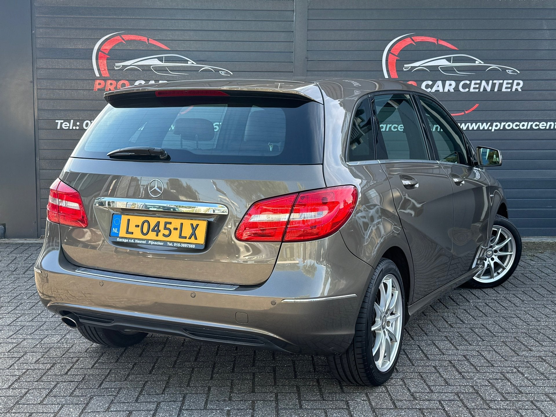 Mercedes-Benz B-klasse 200 Ambition AUT|CRUISE|CLIMATE|STOEL, Auto's, Euro 5, 1325 kg, Gebruikt, Bruin