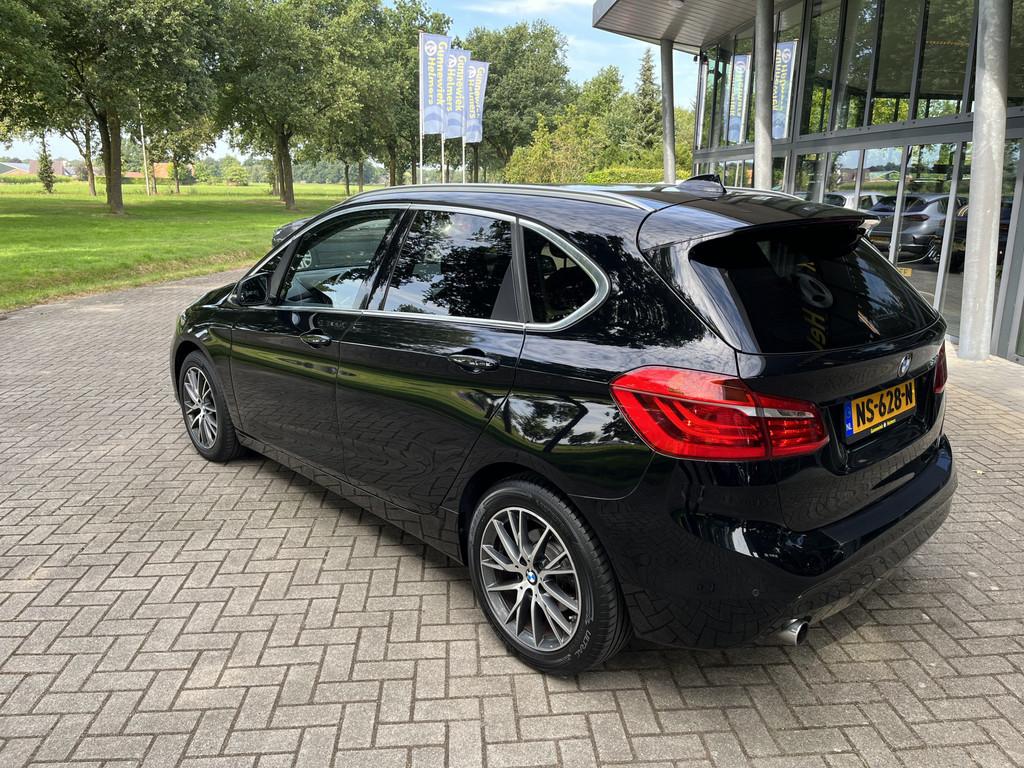 BMW 2 Serie 218i Active Tourer | NAVI | CLIMA | PDC | STOELV, Voorwielaandrijving, 136 pk, Gebruikt, Zwart