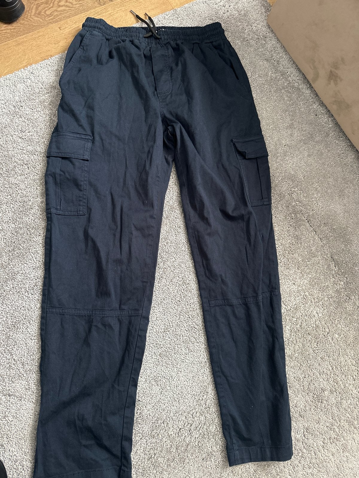 Zwarte cargo broek met elastische tailleband, Ophalen of Verzenden, Gedragen, Maat 48/50 (M), Zwart