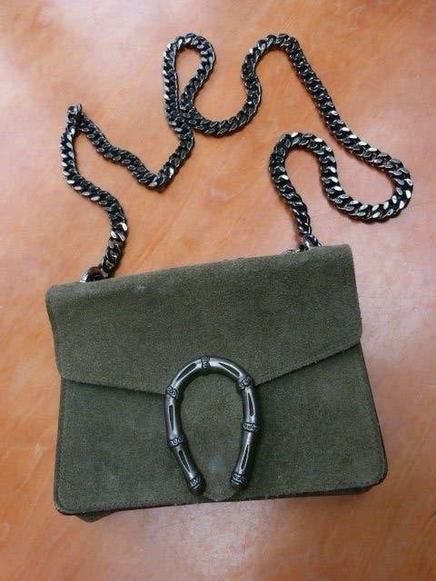 Leder handtasje schoudertasje Giuliano mosgroen hoefijzer, Sieraden, Tassen en Uiterlijk, Tassen | Damestassen, Ophalen of Verzenden