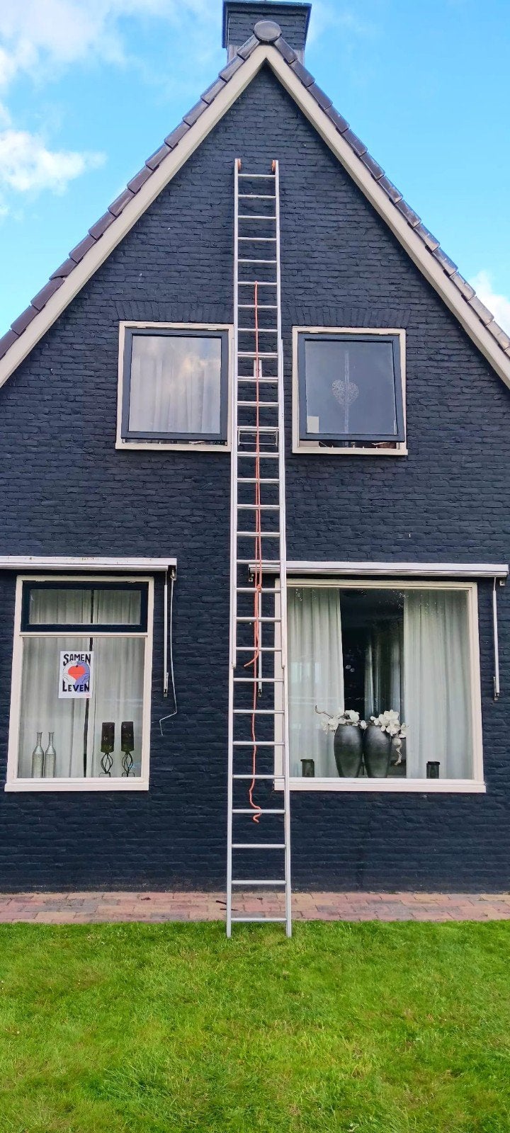 Lange uitschuifbare ladder voor diverse klussen, Doe-het-zelf en Verbouw, Ladders en Trappen, Gebruikt, Ophalen of Verzenden, Ladder