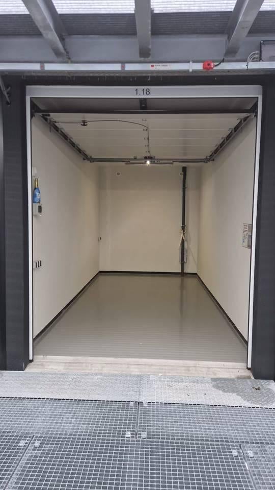 Te huur garagebox 21m2 - 25m2 - 28m2 (BVO), Auto diversen, Autostallingen en Garages