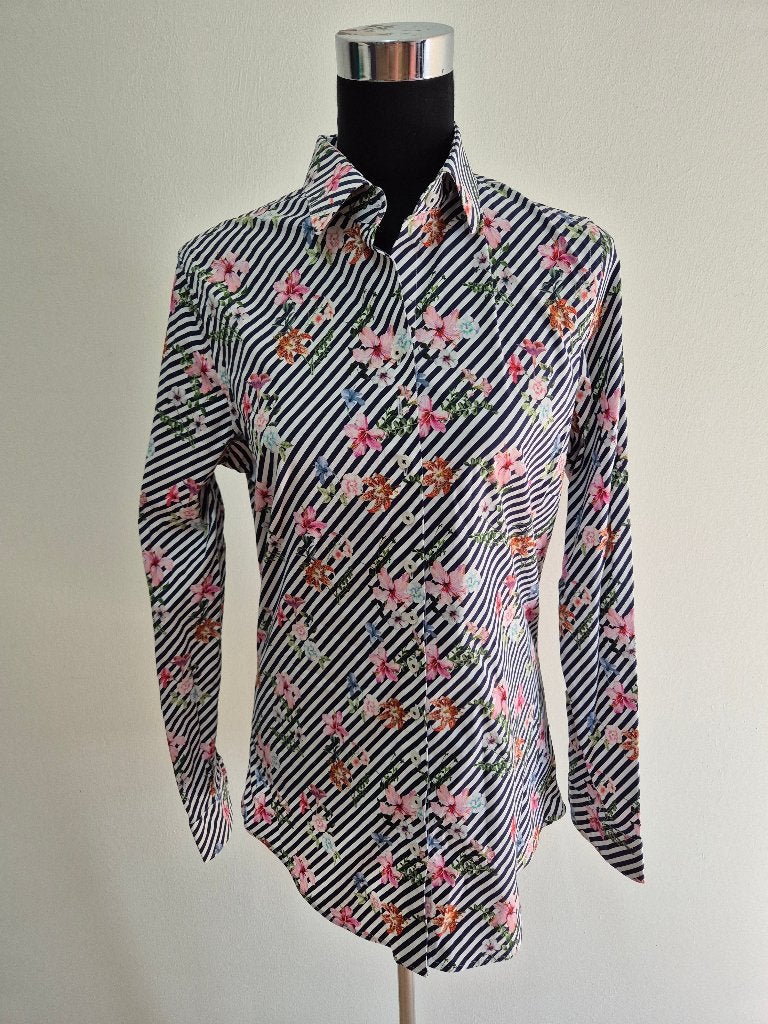 Top166 - Cavallaro blouse met bloemen mt 42 valt als 40, Kleding | Dames, Ophalen of Verzenden, Zo goed als nieuw, Maat 38/40 (M)