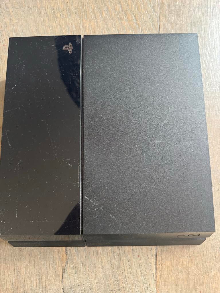 PlayStation 4 (PS4) met 2 controllers en kabels, Spelcomputers en Games, Spelcomputers | Sony PlayStation 4, Gebruikt, Original