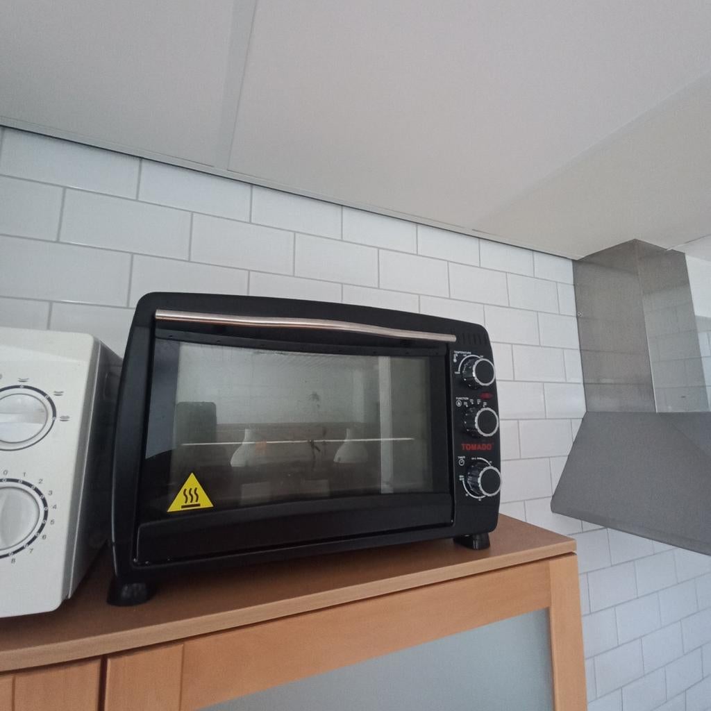 Tomado mini-oven - Compact en veelzijdig, Witgoed en Apparatuur, Ovens, Minder dan 45 cm, Gebruikt, Minder dan 45 cm, Oven