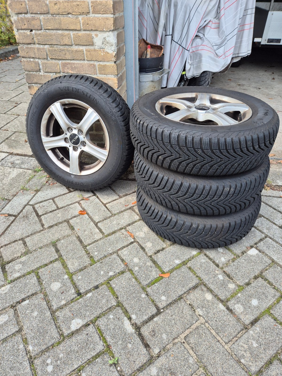 Vredestein winterbanden op velg, Auto-onderdelen, Ophalen, 14 inch, 175 mm, Banden en Velgen