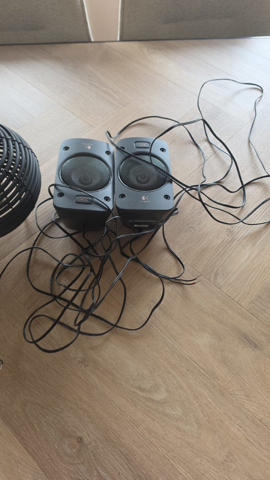 Logitech Z906 Speakers, 150 watt of meer, Gebruikt, Logitech, Afstandsbediening