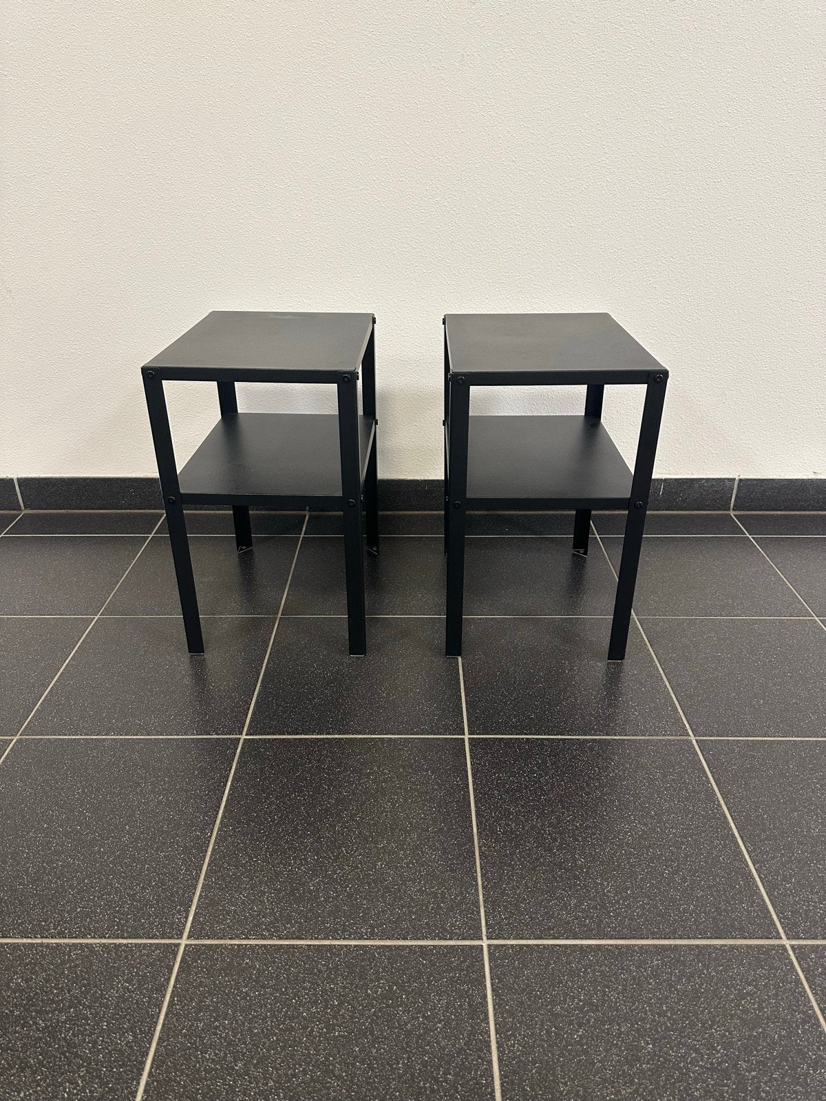Set van 2 zwarte bijzettafels/nachtkastjes - IKEA KNARREVIK, Ophalen, Minder dan 45 cm, Minder dan 55 cm, Gebruikt