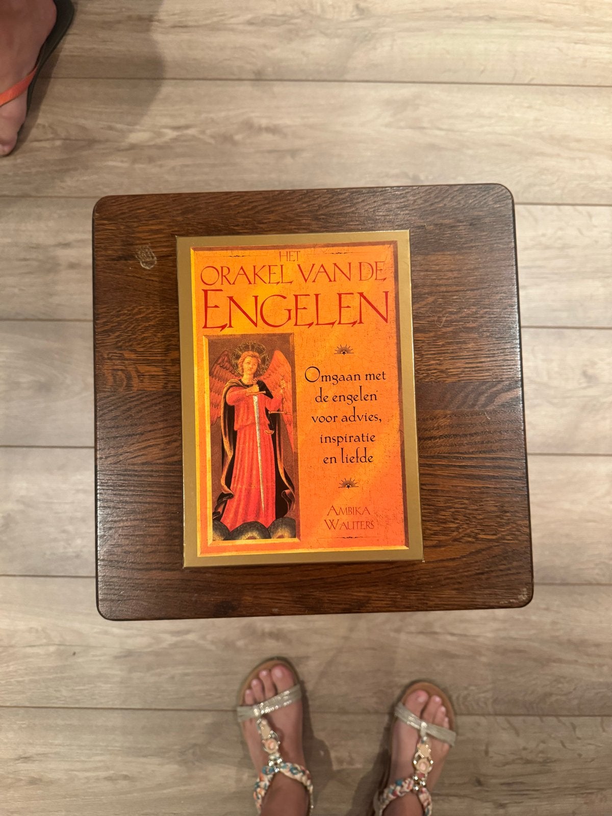 Het Orakel van de Engelen - Ambika Walters, Ophalen of Verzenden, Zo goed als nieuw, Spiritualiteit algemeen, Achtergrond en Informatie