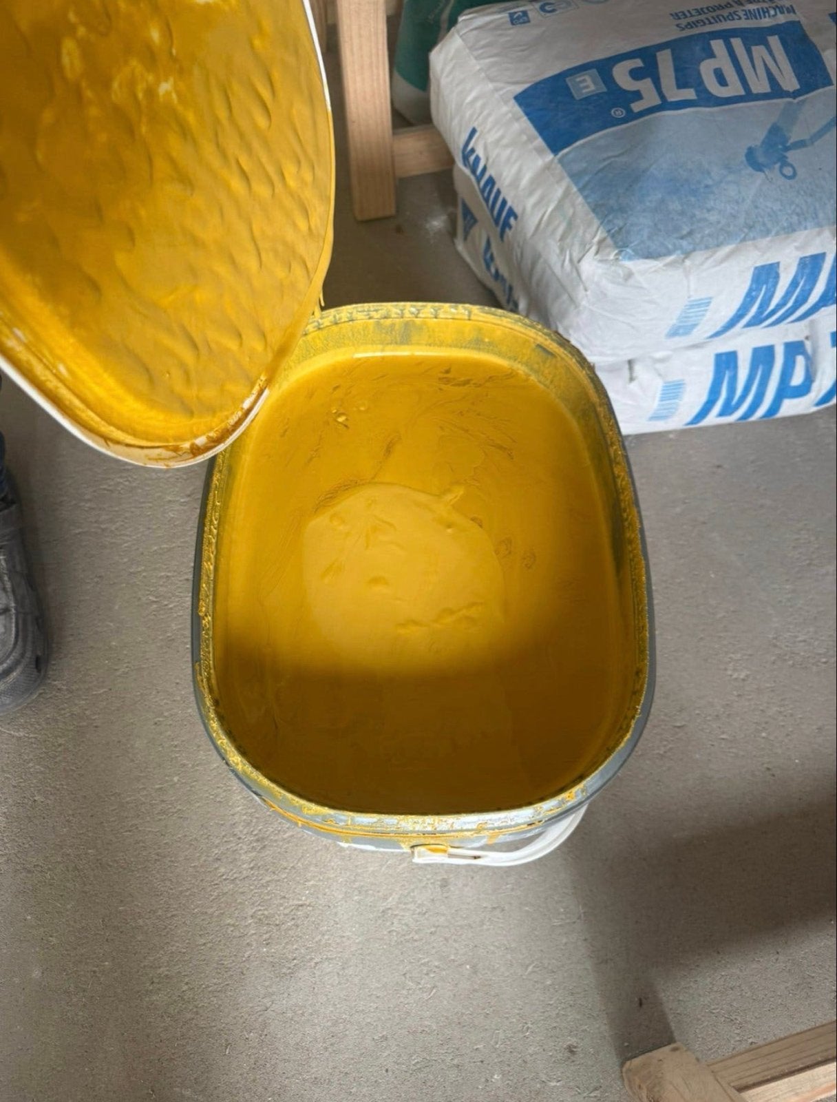 Knauf Stuc-Primer 15kg + 1.5kg GRATIS - Geel, Ophalen, Geel, 15 tot 20 liter, Verf